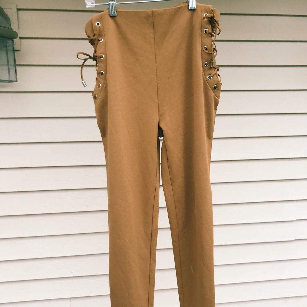 NWT‼️ High-waisted Fashion Nova pants